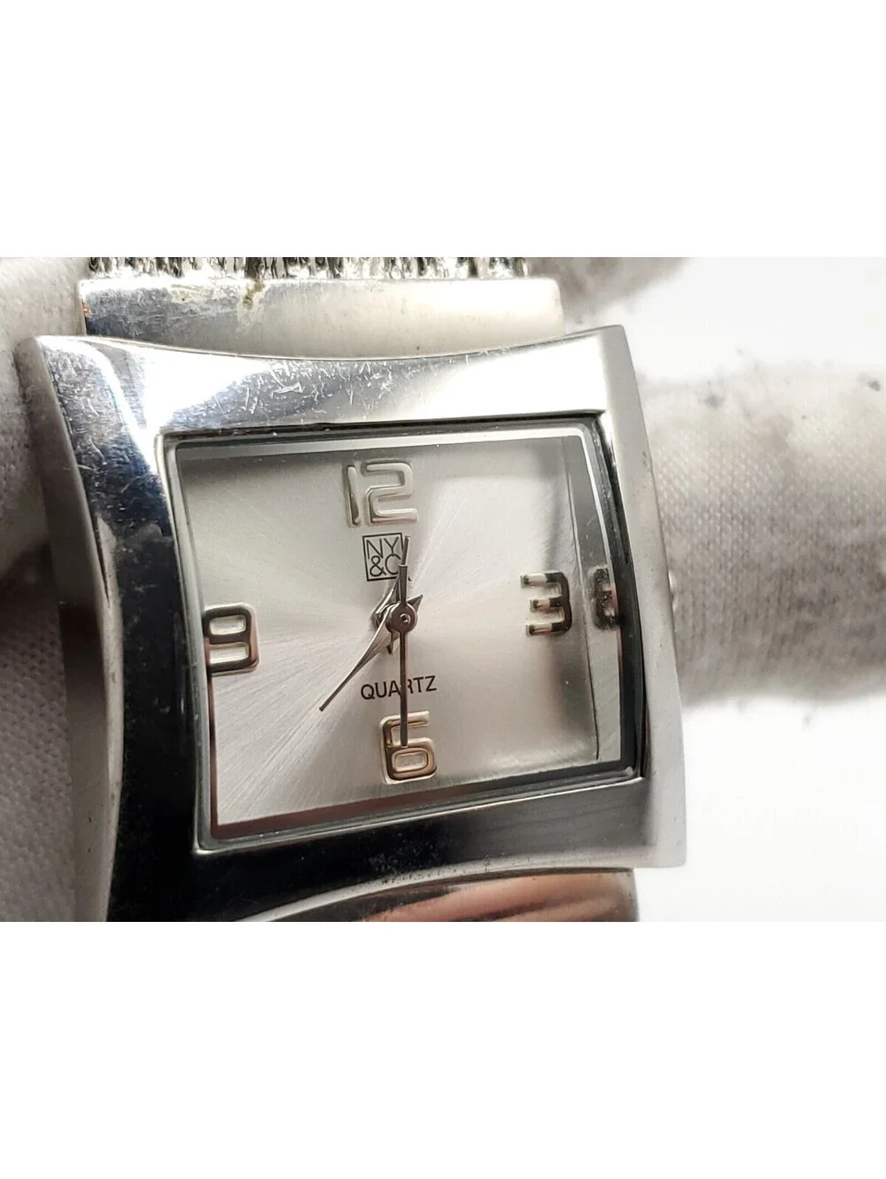 NY&C Quartz Womens Watch New Battery Silver Tone Chain Band 30mm
